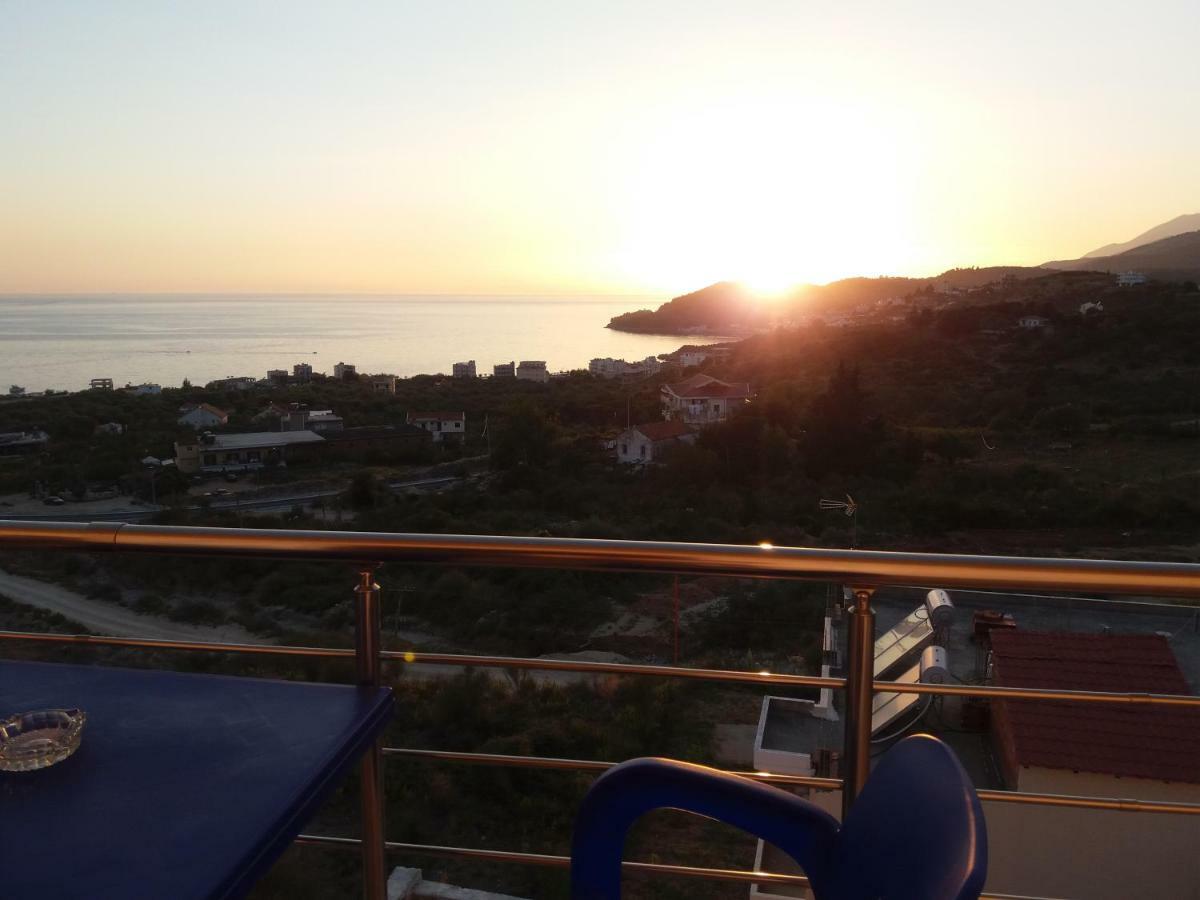 Marika'S Apartments Himare Exterior foto