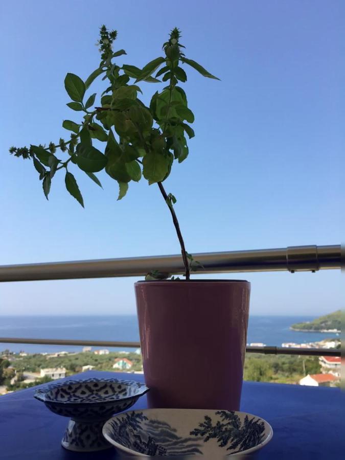 Marika'S Apartments Himare Exterior foto